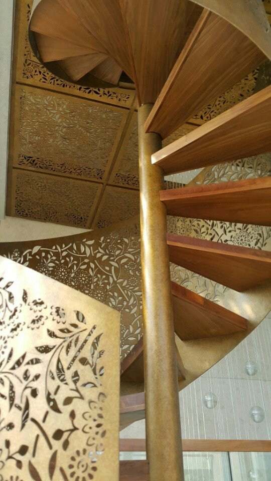 Mẫu cầu thang hộp , cầu thang bay từ gỗ Teak , gỗ giá tỵ Hoàng Phát