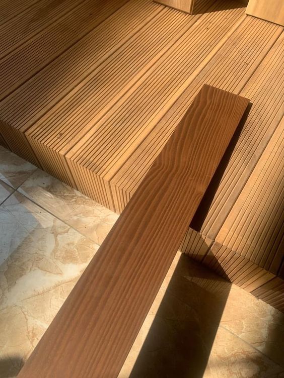 Sàn gỗ thông biến tính